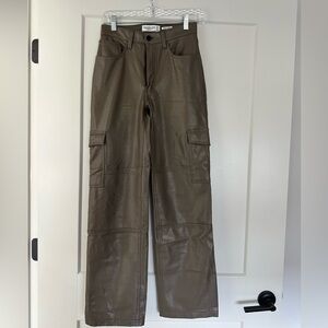 Abercrombie 90s Relaxed High Rise Cargo Pants